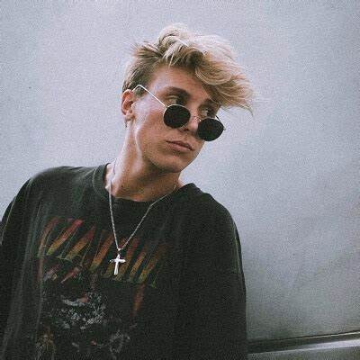 CAMERON HUFF